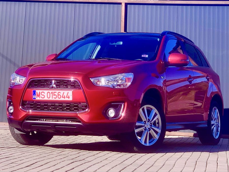Mitsubishi ASX I.8 Di-D 4x4 * I3IOOO km * LIVRARE * Xenon * Kamera * Pano * GARANTIE 12 luni * 6 viteze *