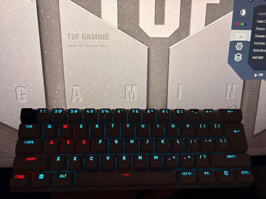 LOGITECH Топовый игровой сет 300Hz + Logitech G Pro (White Edition)