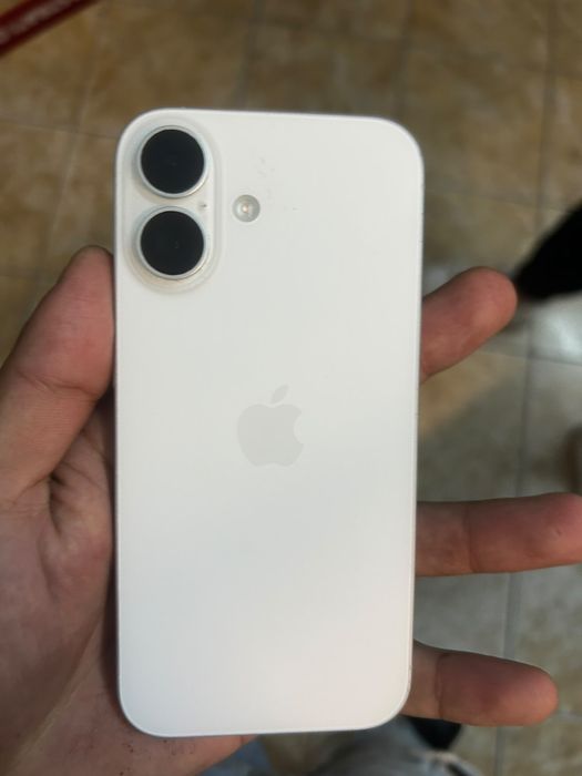 Iphone 16 simplu alb