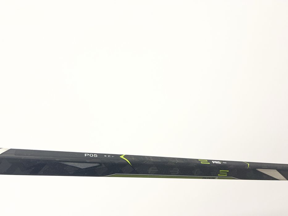 Vând crosă CCM Ribcor Trigger PRO 3 PMT