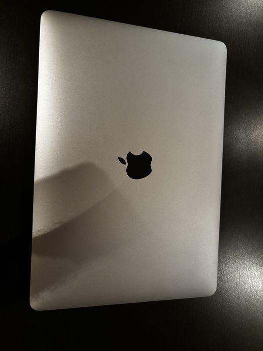 Macbook Pro A1708 13", 2017, i5, 8 GB RAM, 128 GB SSD, 413 cicluri