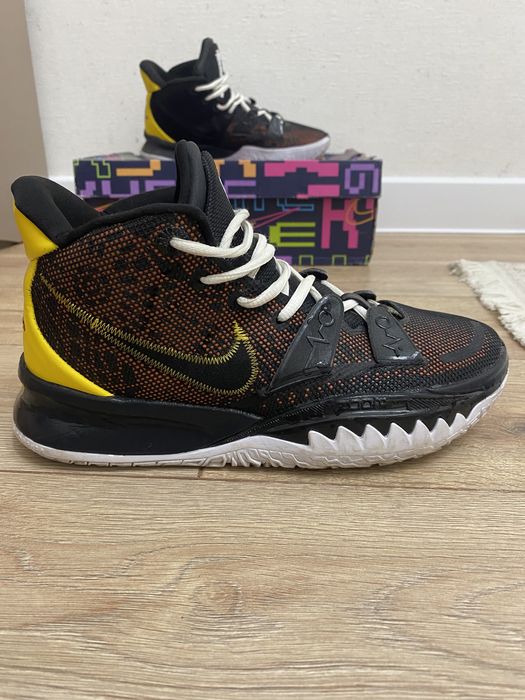 Nike Kyrie 7 Raygun