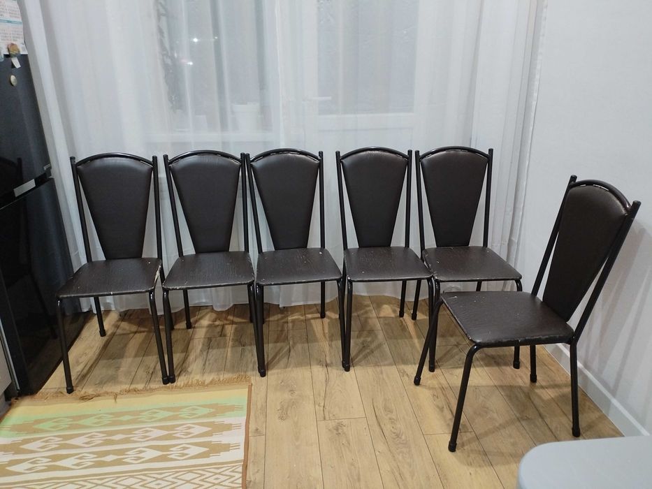 Продам кухонный стол