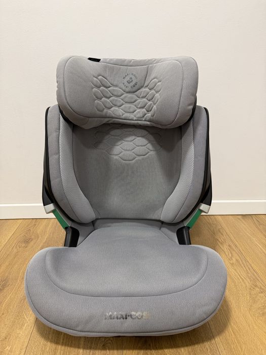Scaun Auto Pentru Copii Maxi-Cosi Kore Pro, I-Size, Authentic Grey, 100-150 cm, 3.5 ani - 12 ani