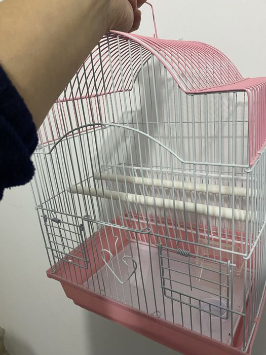 Продам клетку для попугаев,  крылатых