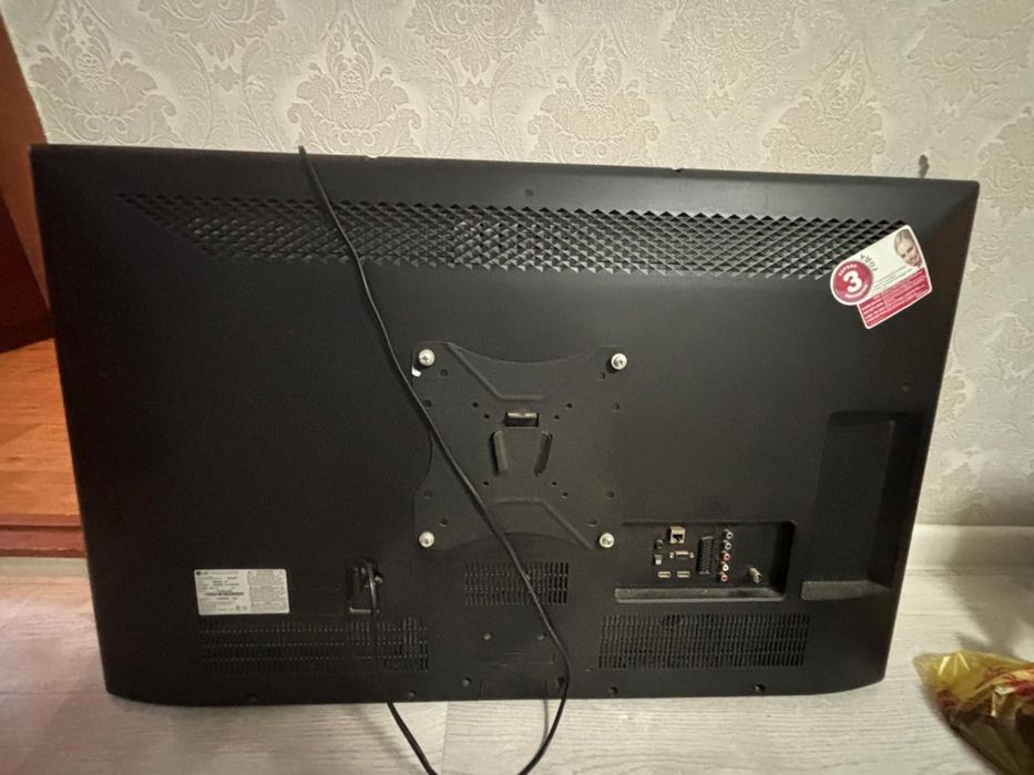 Продам телевизор LG