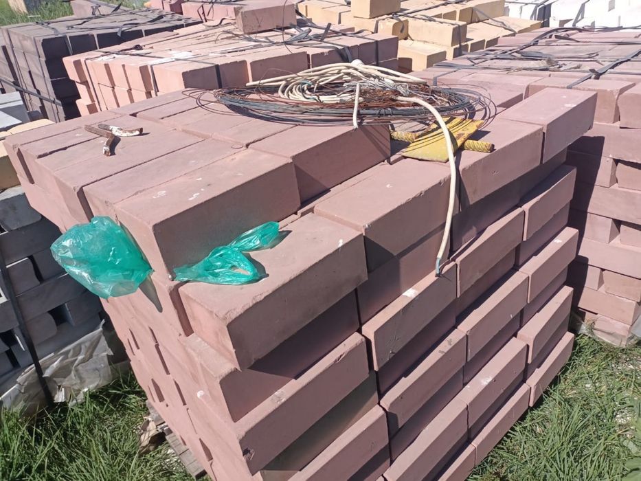 Продам кирпич по 150тг
