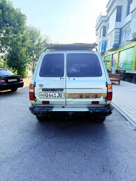 Toyota Land Cruiser 80