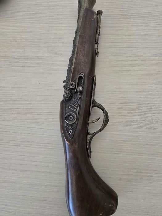 Pistol decorativ  (tromblon) - Anul 1758 inscripționat - Stare bună