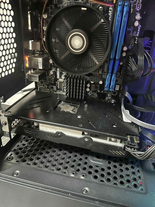 Vand Pc destul de performant