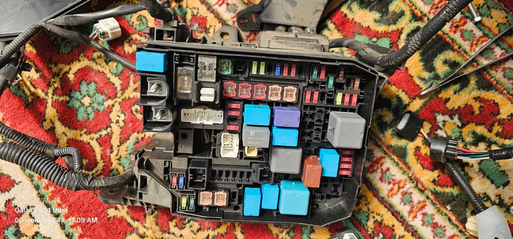 Тойота Королла  запчасти