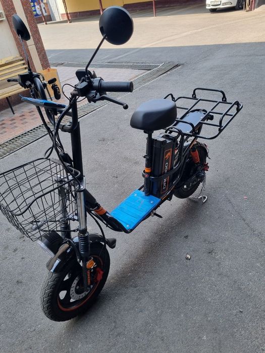 Drongo skuteri sotiladi.