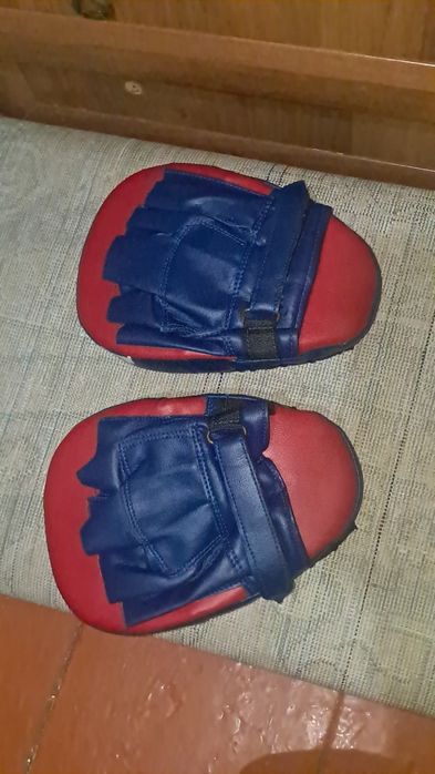 Продаю ЛАПЫ Venum