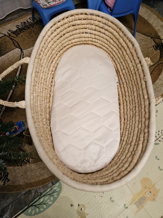 Cos bebeluși impletit manual/pat bebelusi