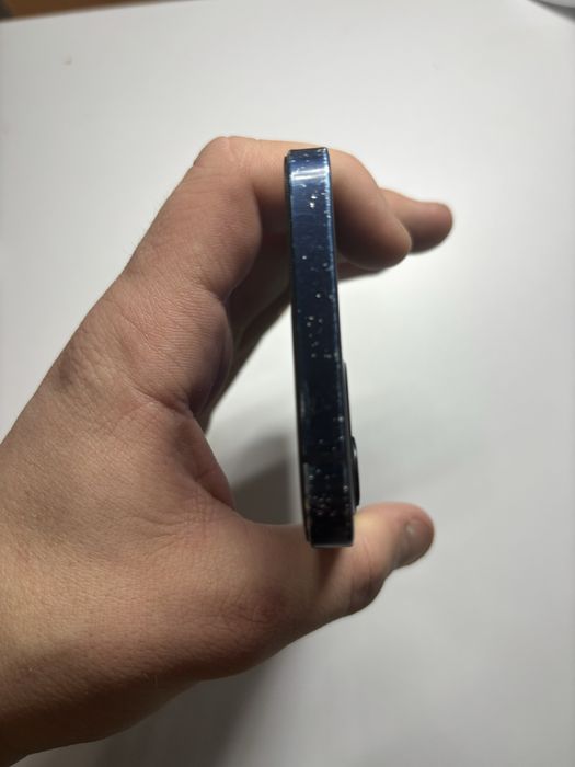 Продам айфон 12