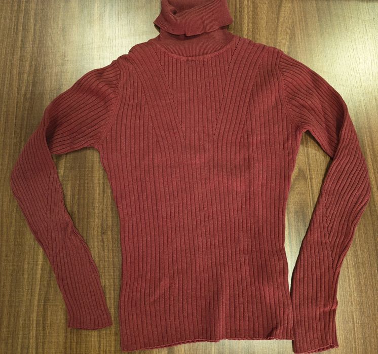 Различни блузи по 6€, подходящи за деца и жени- Zara и pepe jeans, размер 11-12,см 152; размер XS.