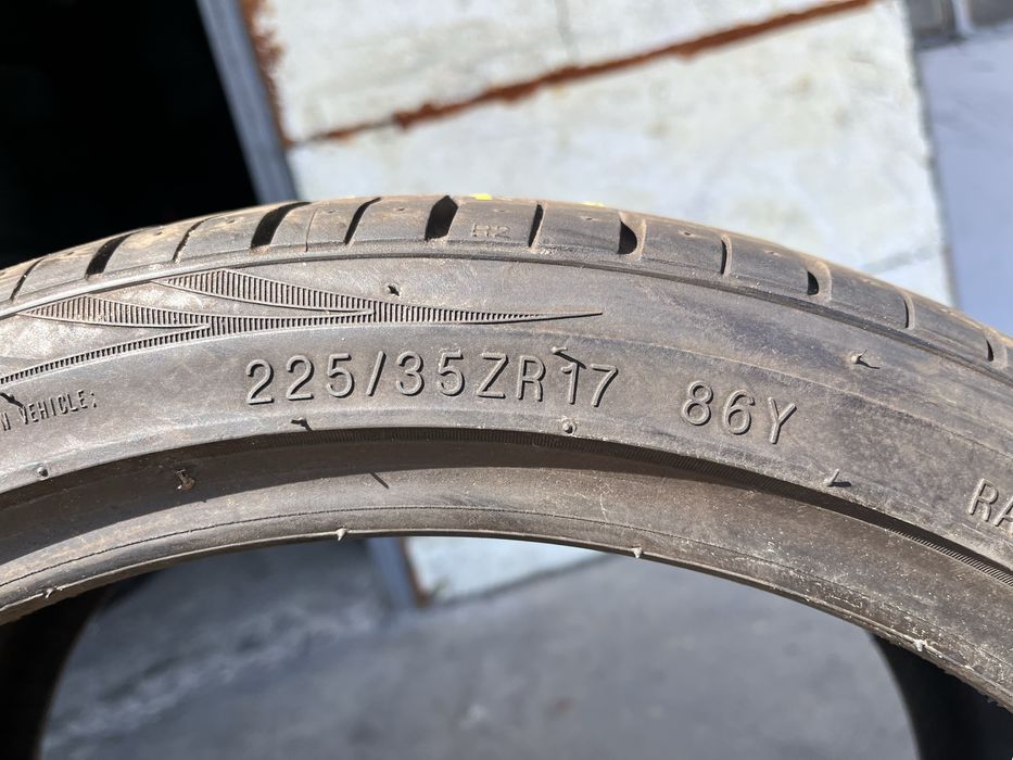 4 бр. летни гуми 225/35/17 Kumho 6-7 mm DOT 0417