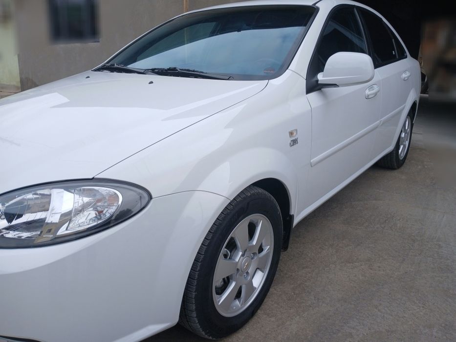 Gentra avtomat sotiladi