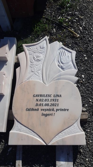 Reducere monumente funerare,cruci de marmură ieftine,livrare gratuită