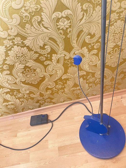 Настолна лампа, регулируема височина до 1.50 см.