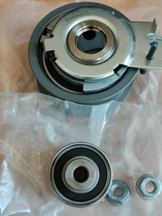 Continental 2.0 TDI 8v ангренажен, пистов ремък, ролки и водна помпа