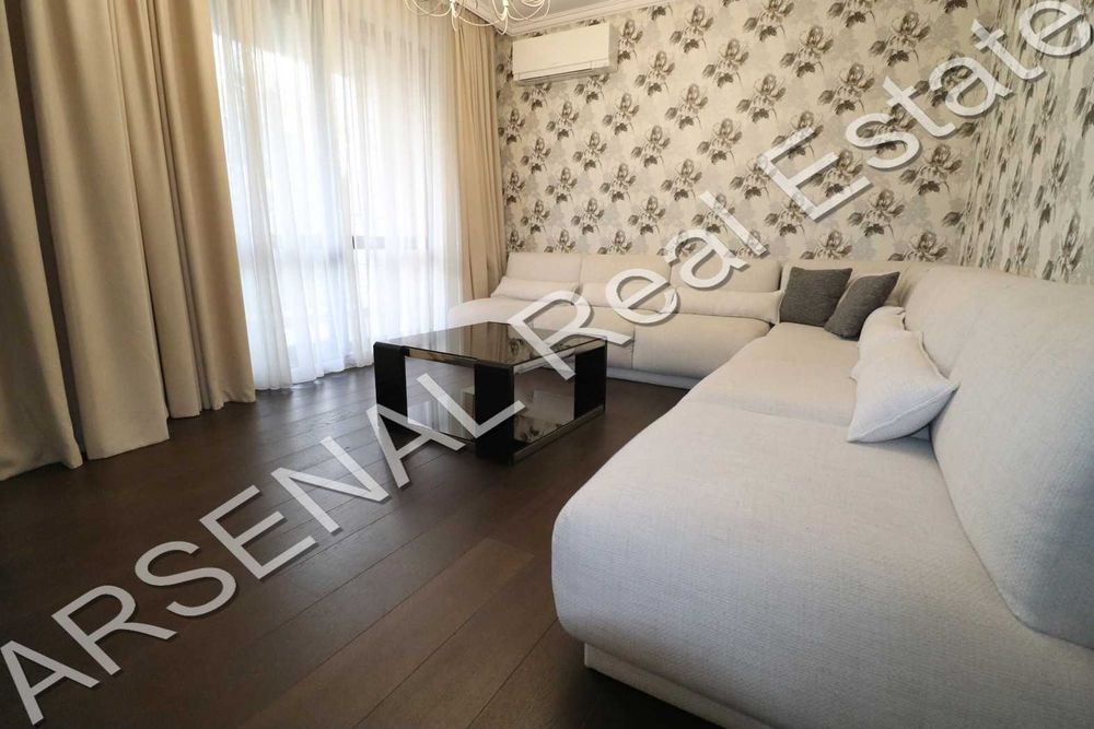 Дава се под наем Тристаен апартамент в София, Изток - 137 кв.м за 1190 € - Снимка #4