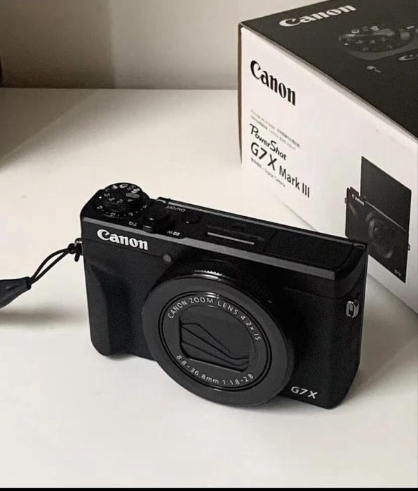 Продаю фотоаппарат Canon G7X Mark III в отличном состоянии.