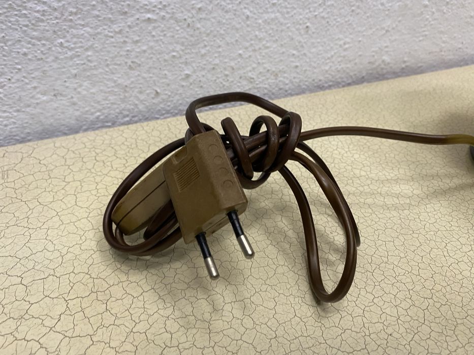 Немска настолна винтидж лампа с крисален плафон