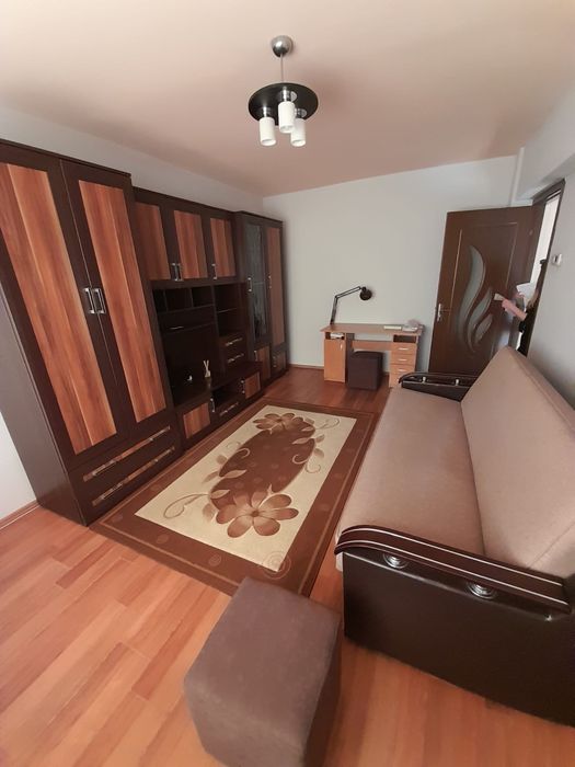 Inchiriez apartament