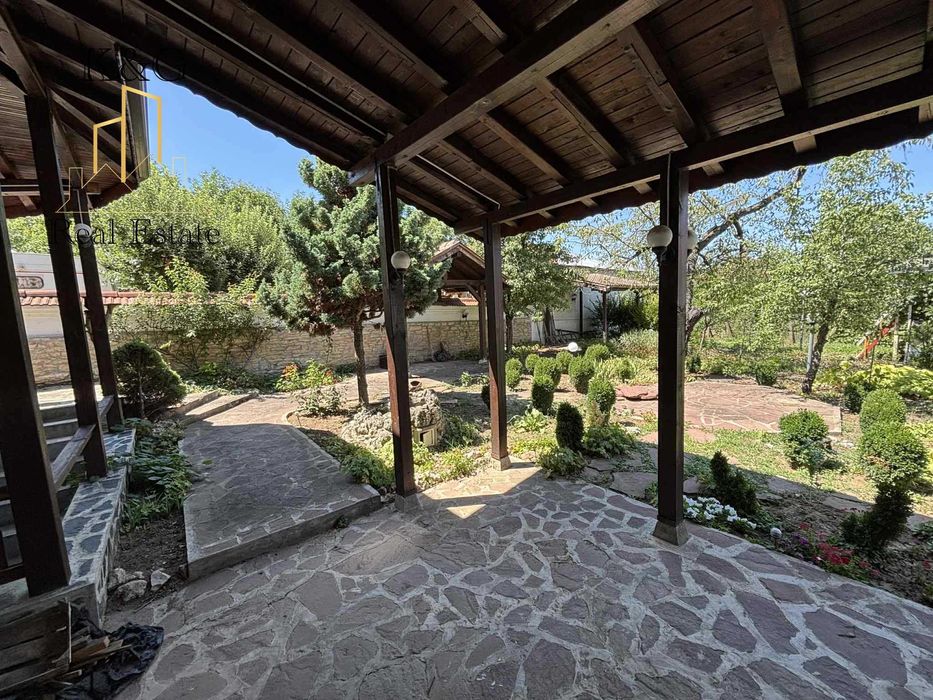 Продава се Къща в Разград, Житница - 170 кв.м за 2400 €/кв.м - Снимка #1