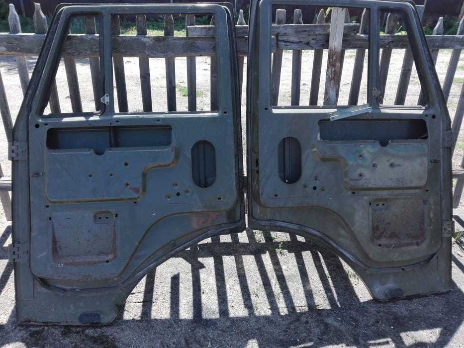 Продам  дверь на КАМАЗ (правая)