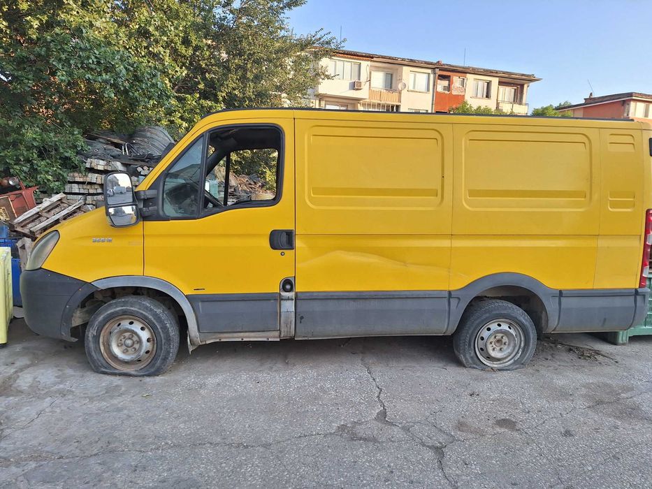 Бус Iveco Daily на части