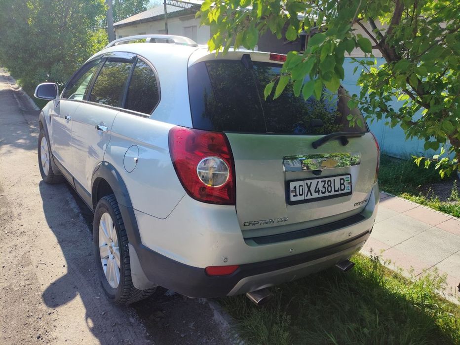 Chevrolet Captiva LT2.   2010года