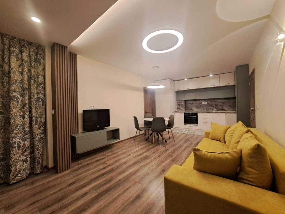 Дава се под наем Тристаен апартамент в София, Младост 1 - 75 кв.м за 699 € - Снимка #1