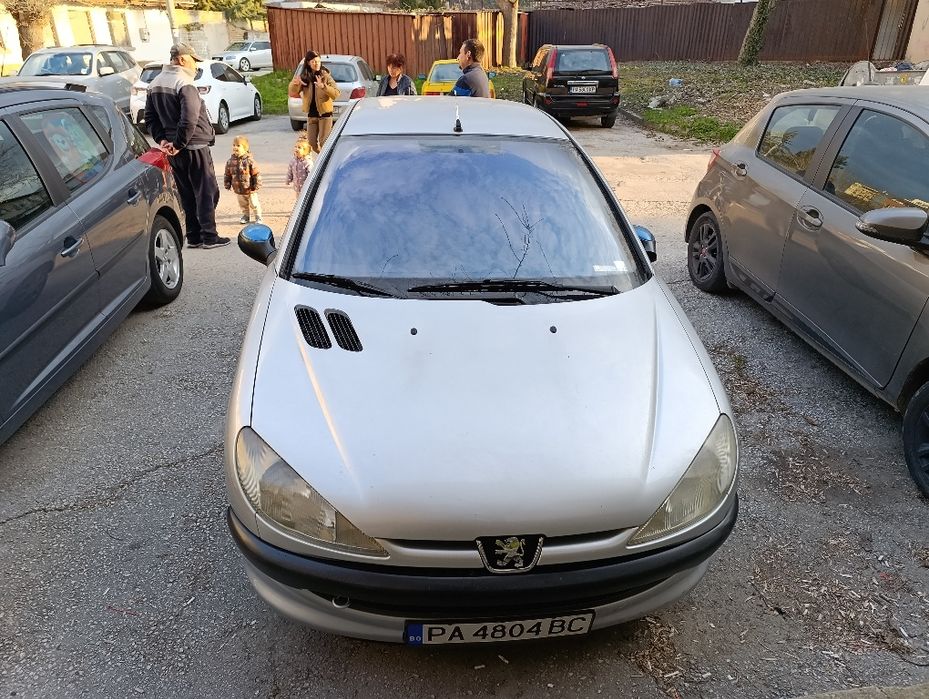 Peugeot 206 1.1 бензин