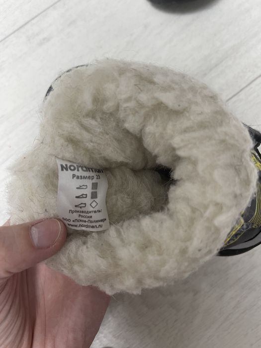 Продам зимние ботинки