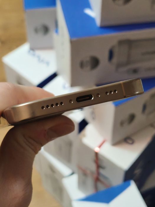 IPhone 16 pro 256gb desert sim