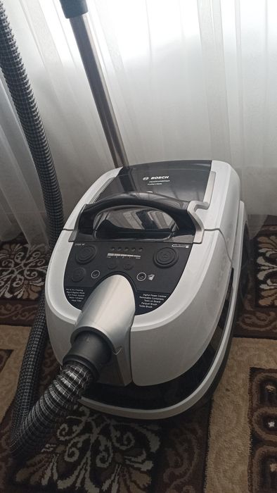 Моющий пылесос Bosch