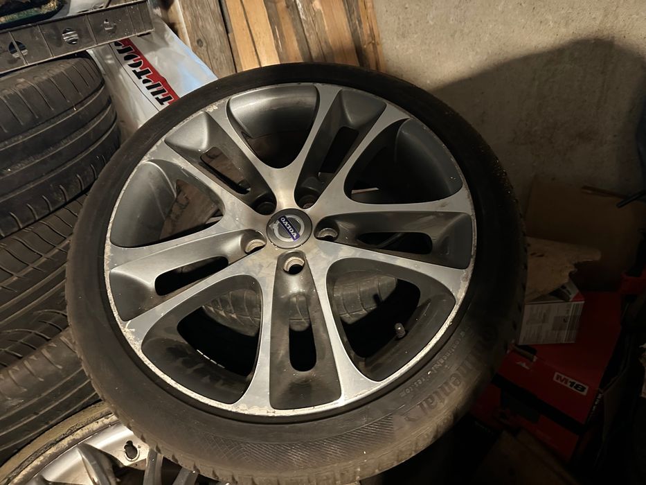 Jante și anvelope Volvo R18 4bucati