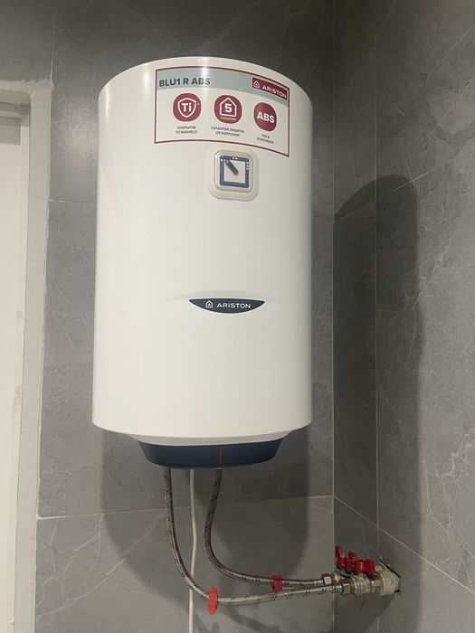 Продам водонагреватель Аристон