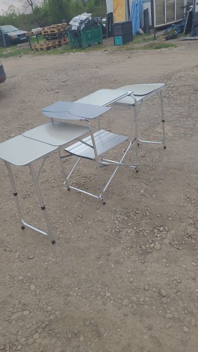 Masa de camping pt pescuit pliabila are un defect t se vede în poza preț 100 lei
