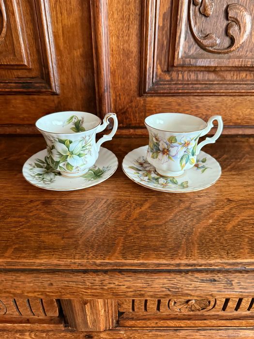 2 чашки за кафе с подложни чинийки Royal Albert