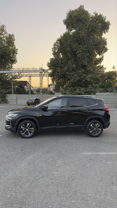 Trecker 2023 yil 41.700 probeg zavod xolatda