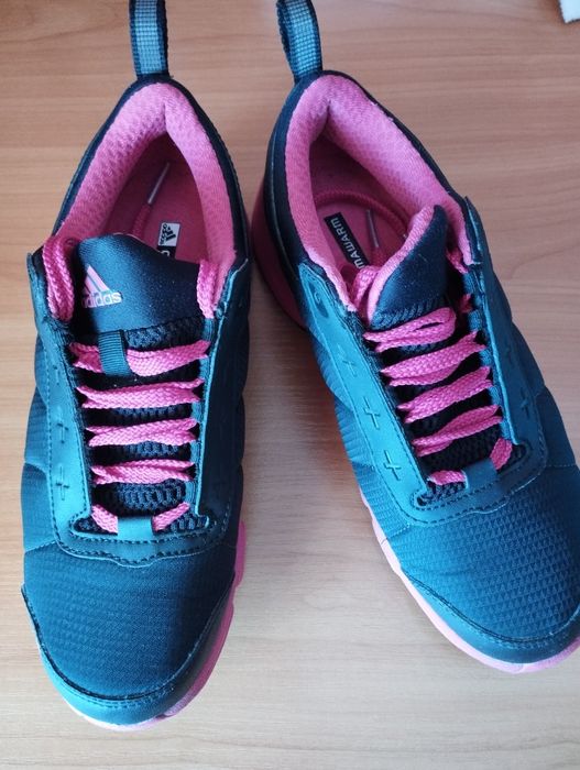 Продам кроссовки фирма Адидасс