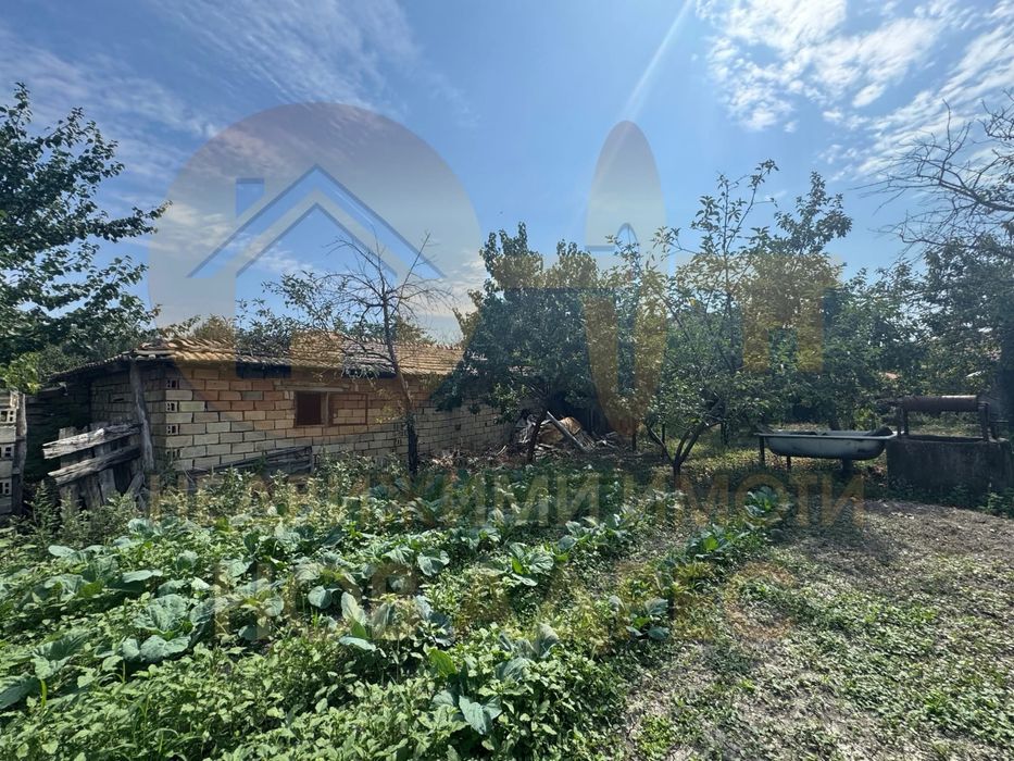 Самостоятелна Тухлена Къща Кв. Въбел , 1240 кв.м.
