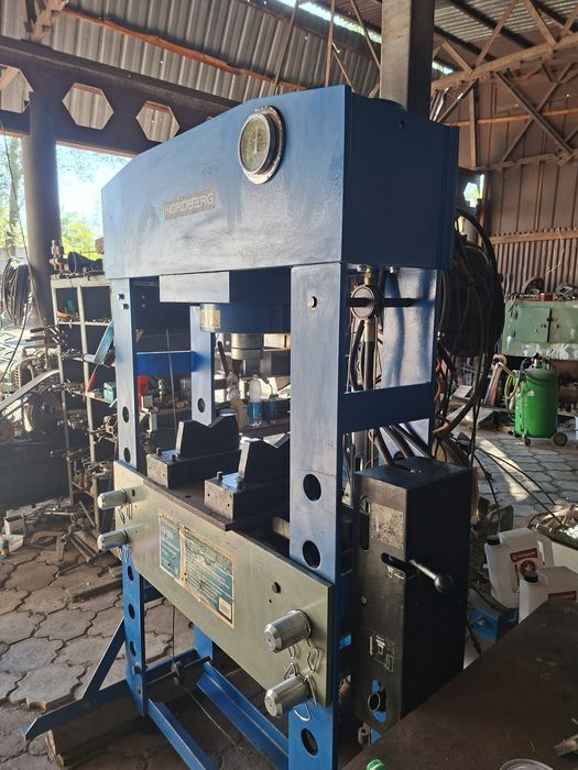 Срочно продам пресс 100тонн