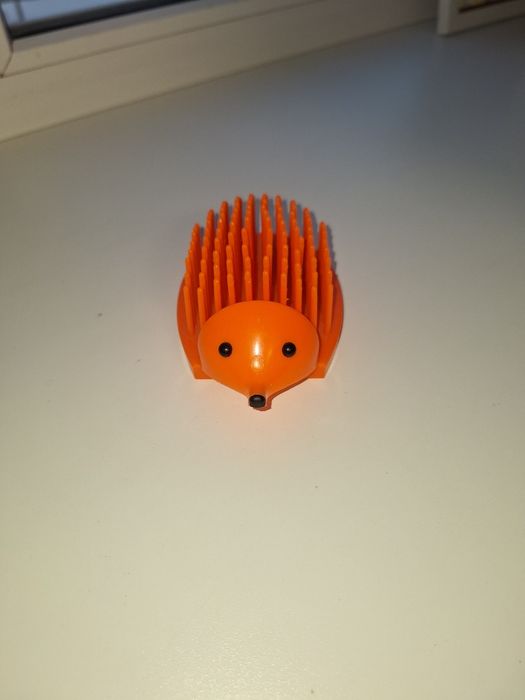 Подставка для школьных преднодлежностей  в виде ёжика