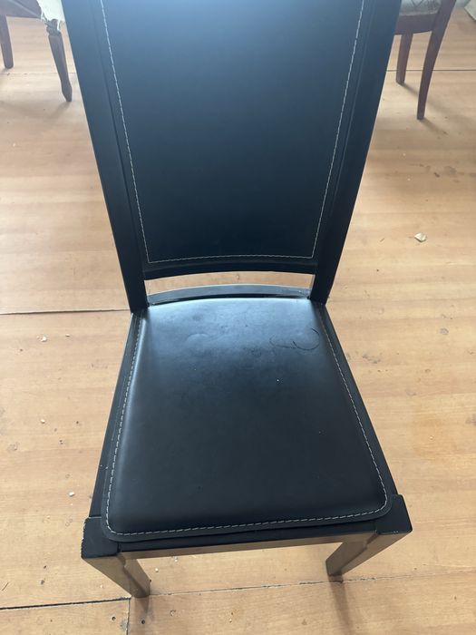 Стуля кожанные новые