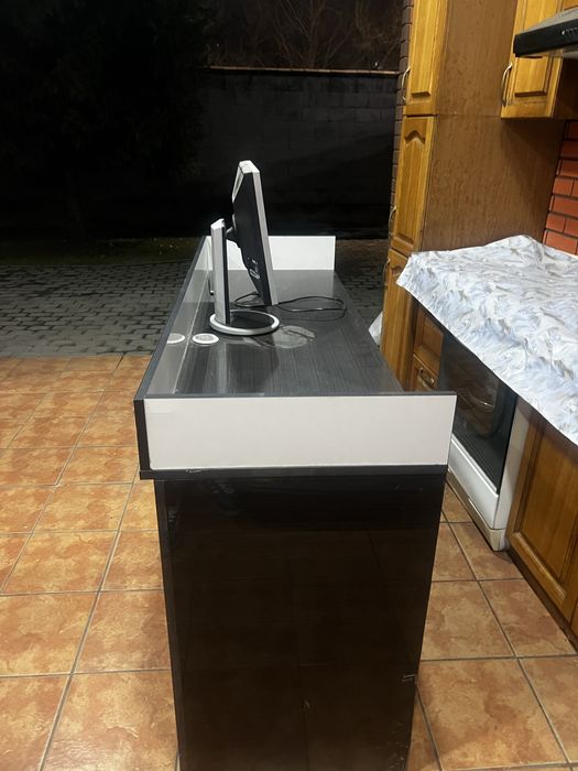 Продам стол с манитором вмести