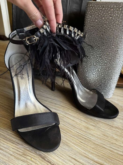 Обувки на висок ток